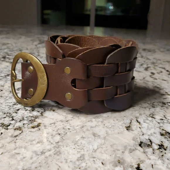 Calvin Klein Jeans Brown Leather Belt with Brass Buckle - Picture 5 of 6